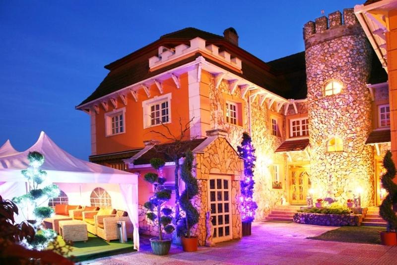 Bastya Wellness Hotel - Nyírbátor 外观 照片